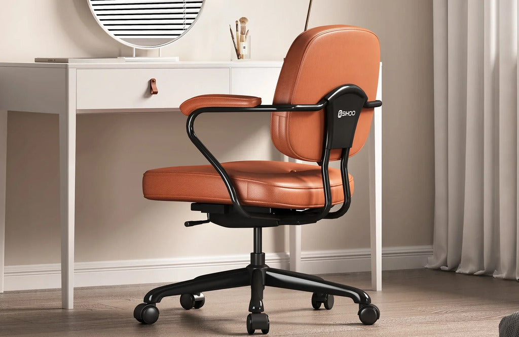 Astuces simples pour garder vos chaises en similicuir comme neuves